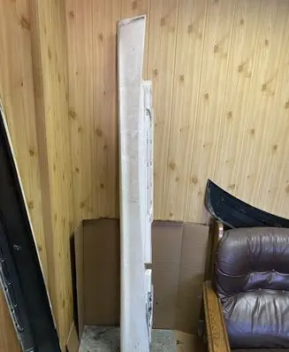 Lincoln Navigator Side skirt rear trim 