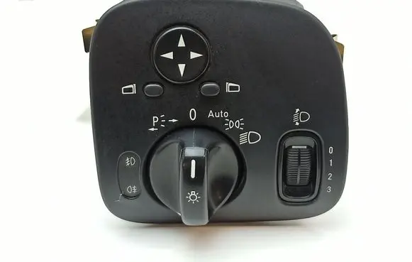 Mercedes-Benz C W203 Light switch a2035450604