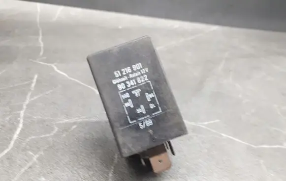 Opel Corsa A Fuel pump relay 51216001
