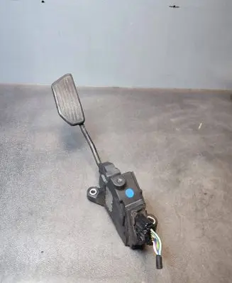 Toyota Avensis T270 Accelerator throttle pedal 78110-02140 09922774329