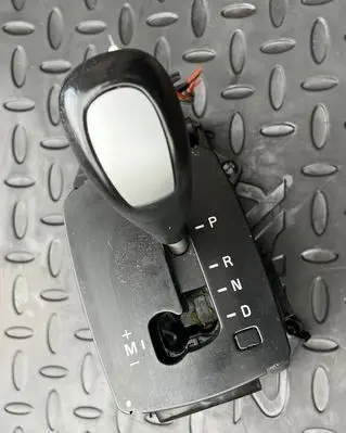 Volvo C70 Gear shifter/selector P30759925 30759925