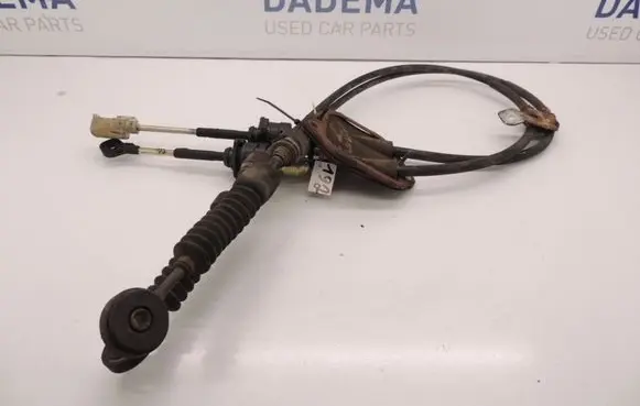 Toyota Yaris Gear shift cable linkage D192