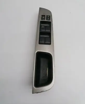 Nissan Tiida C11 Electric window control switch