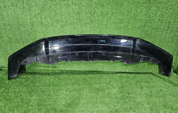 Front bumper lip