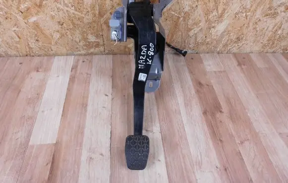 Mazda CX-5 Clutch pedal KE4041300 KD43