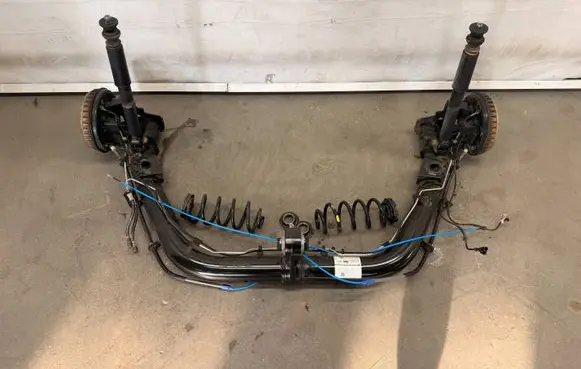 Renault Twingo III Rear axle beam TW3BELZAW1 555012220R