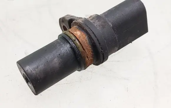 Volkswagen PASSAT B6 Crankshaft position sensor 06H906433