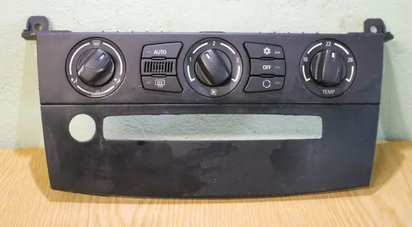 BMW 5 E60 E61 Climate control unit 9122396