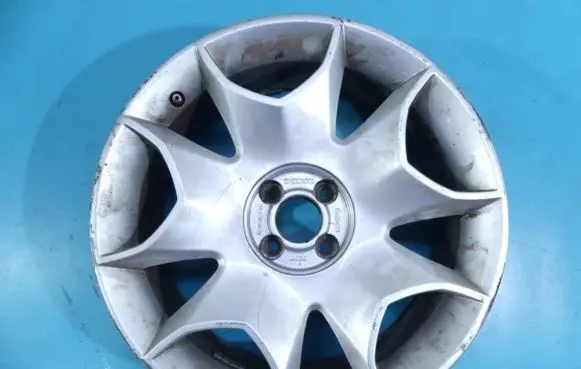 R16 alloy rim