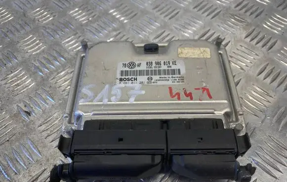 Volkswagen PASSAT B7 Engine control unit/module 038906019KE 1039S02068 0281011201