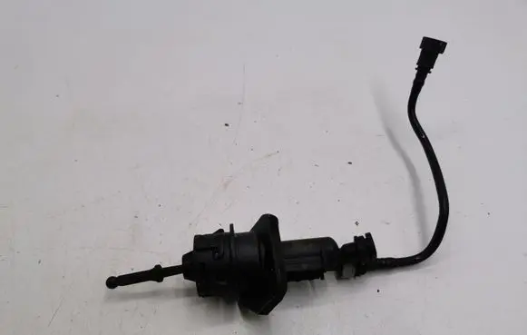 Ford Focus Clutch master cylinder 3M517H5