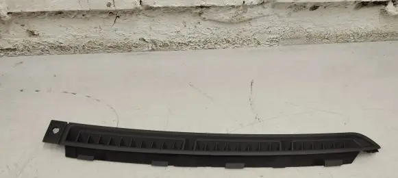 Dashboard air vent grill cover trim