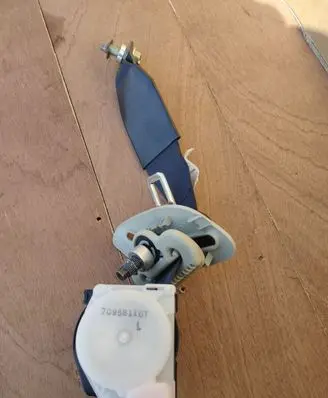 Infiniti EX Rear seatbelt