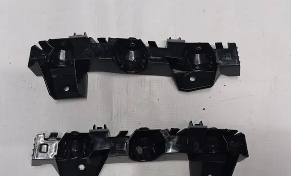 Renault Captur II Bumper support mounting bracket corner 850456579R 069243 850445586R