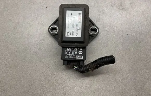Nissan X-Trail T30 ESP acceleration yaw rate sensor 0265005254 05178 0034650