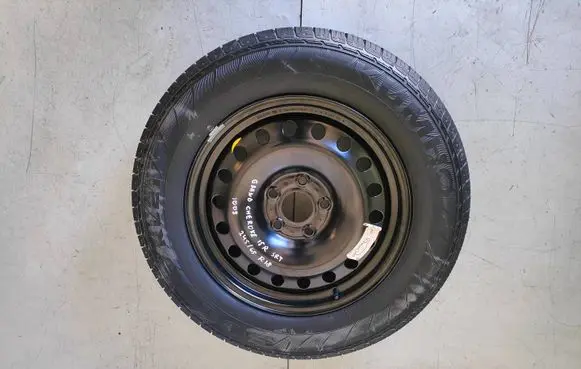 Jeep Cherokee KL R18 spare wheel
