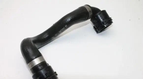 BMW i4 Engine coolant pipe/hose 8475697