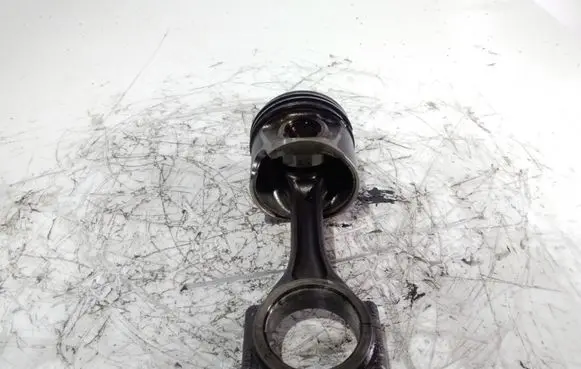 Volkswagen PASSAT B6 Piston with connecting rod 038J