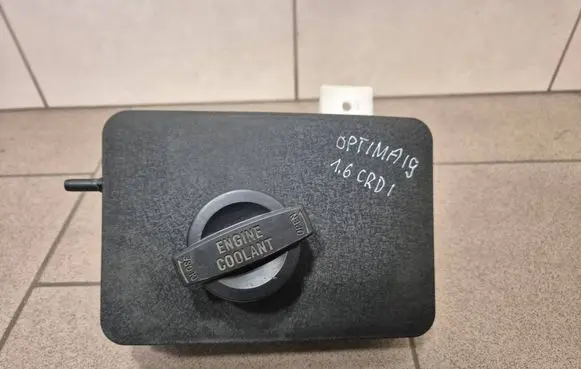KIA Optima Coolant expansion tank/reservoir 25430C1100