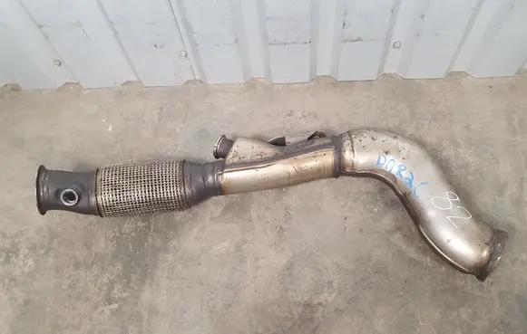 Mercedes-Benz C W205 Muffler pipe connector clamp 