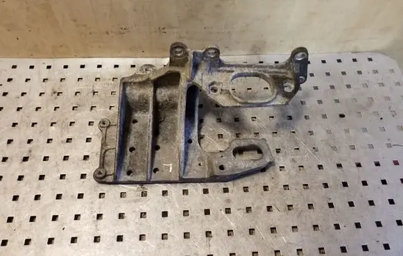 Nissan Qashqai Gearbox mounting bracket