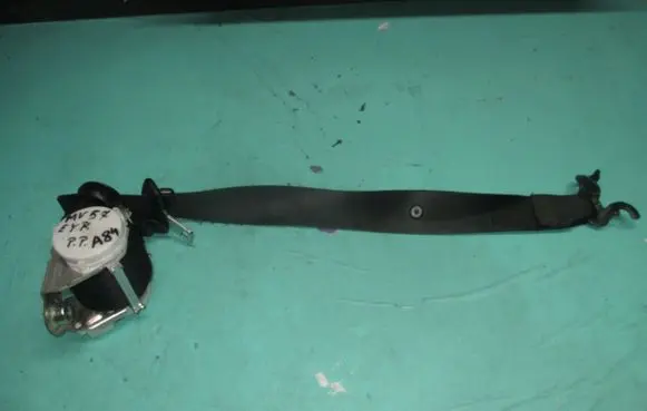 BMW 1 E81 E87 Front seatbelt 7130277