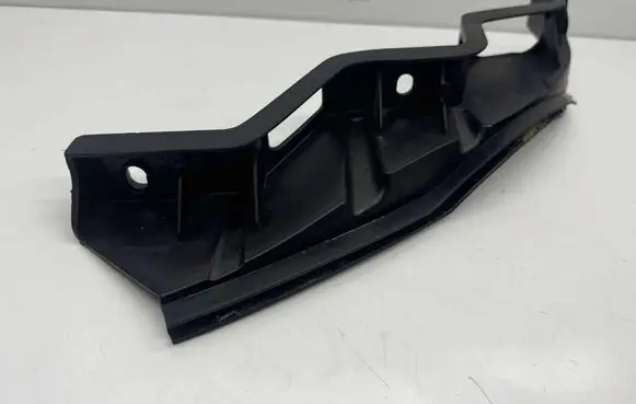 Volkswagen PASSAT B6 Front bumper mounting bracket 3C0807890