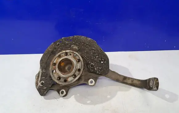 Mercedes-Benz E W213 Front wheel hub A0004213520
