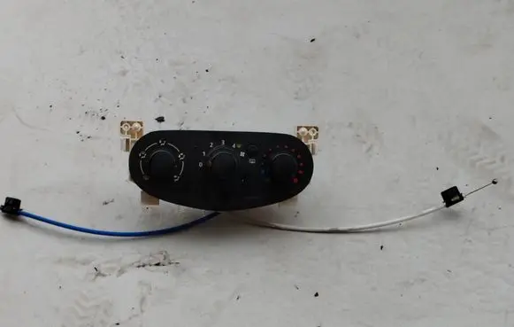 Dacia Logan II Interior fan control switch XE1074172