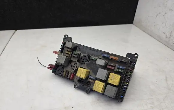 Mercedes-Benz Vito Viano W639 SAM control unit 6399005400 ZGS001 404435