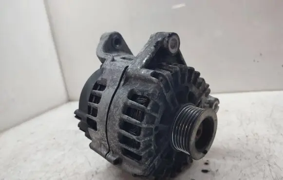 BMW X3 E83 Generator/alternator 7802261