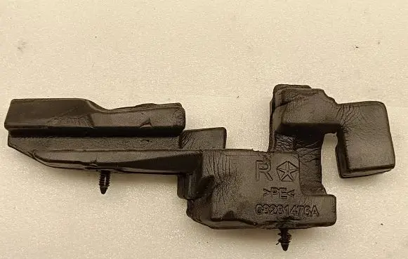 Chrysler Pacifica Other front door trim element 68281476A