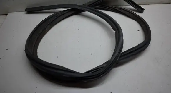 Chrysler Town u0026 Country V Trunk rubber seal (body) 