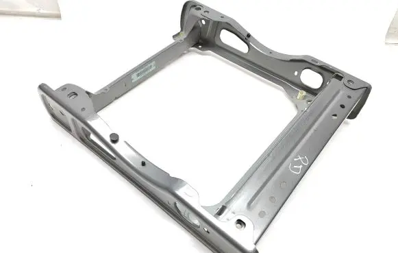 Renault Espace V (RFC) Front passenger seat console base 871104758R 1384527N 9511115301214527