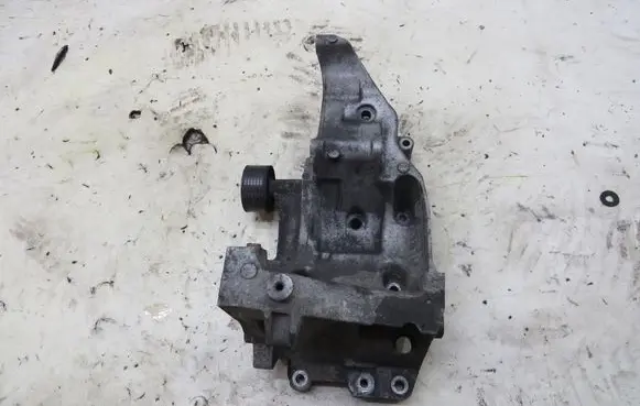 BMW X1 E84 Generator/alternator bracket 13807410