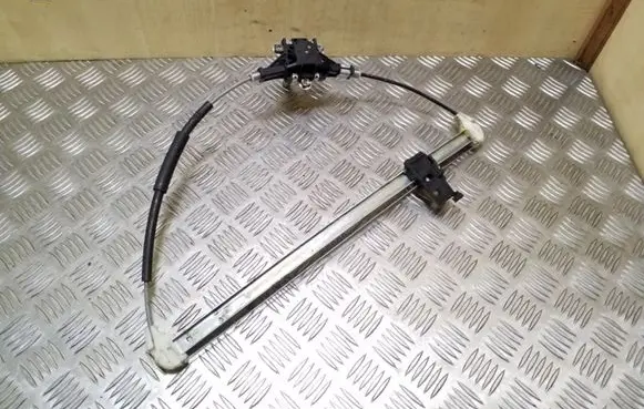 Rear door manual window regulator
