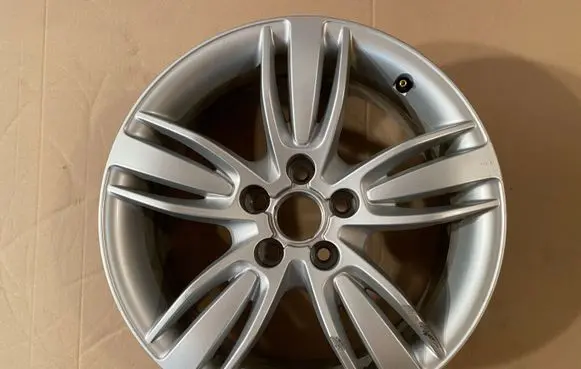 Audi Q3 8U R17 alloy rim 8U0601025E