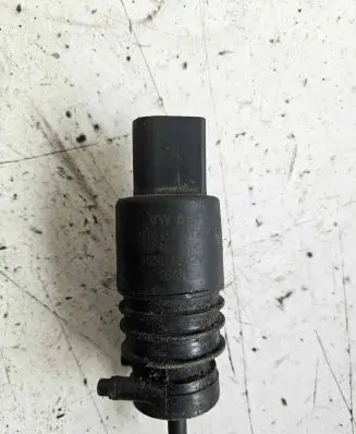 Volkswagen Golf IV Windscreen/windshield washer pump 1T0955651A
