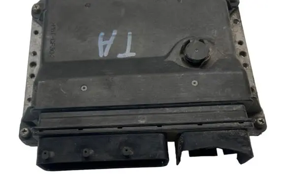 Toyota Auris 150 Engine control unit/module 8966102E51 MB2753000221