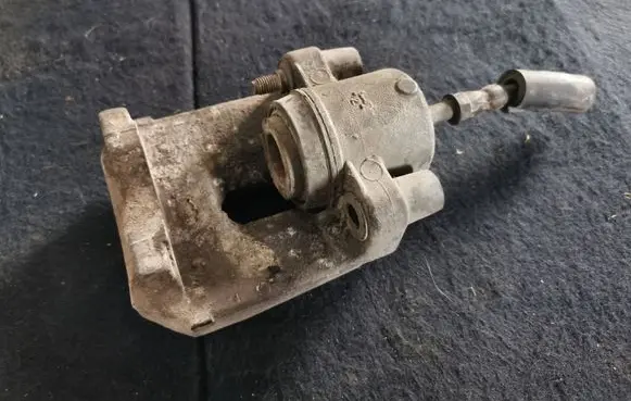 BMW X5 E53 Rear brake caliper 40202988