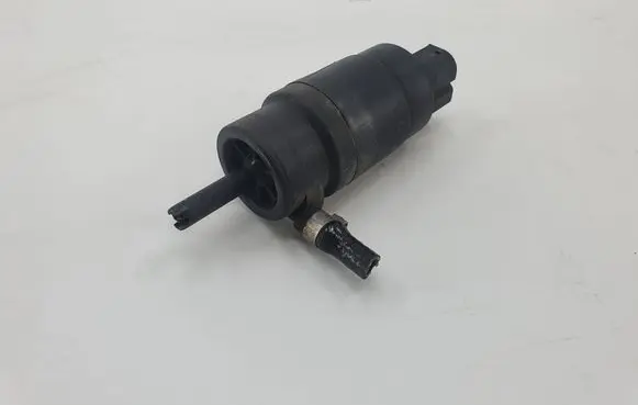 BMW 5 E34 Windscreen/windshield washer pump 8356480