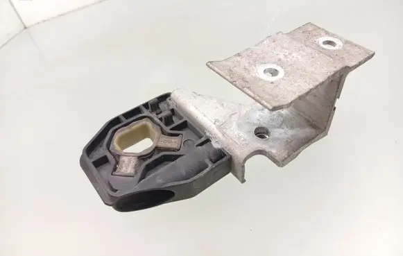 BMW 1 F20 F21 Radiator mount bracket 7600541