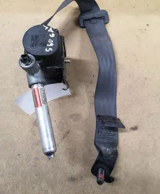 Volvo S60 Rear seatbelt 39969918