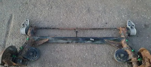 Volkswagen PASSAT B5.5 Rear axle beam 