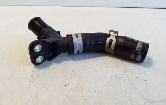 Engine coolant pipe/hose