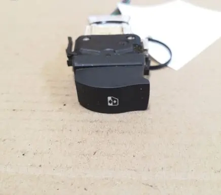Renault Laguna II Electric window control switch 8200002451