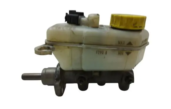 Skoda Fabia Mk2 (5J) Master brake cylinder X5617