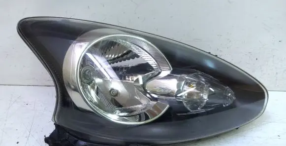Toyota Aygo AB10 Headlight/headlamp 811100H070