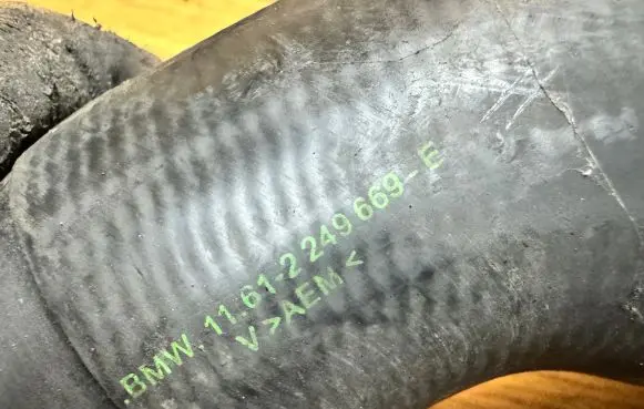 BMW 5 E39 Intercooler hose/pipe 2249669 11612249669