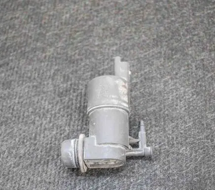 Renault Master III Windscreen/windshield washer pump 28920BU010 9641553880